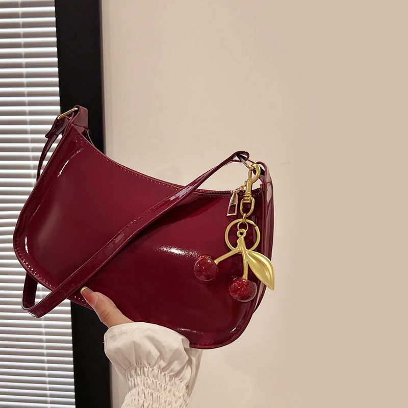 Women Bags For Airport - กระเป๋าถือหนัง PU สำหรับผู้หญิง แฟชั่นอเนกประสงค์ สีพื้น พร้อมจี้เชอร์รี่
