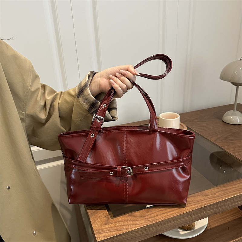 กระเป๋าถือทรงใต้วงแขนสีแดงไวน์ - Women Bags For Airport บทวิจารณ์และราคา