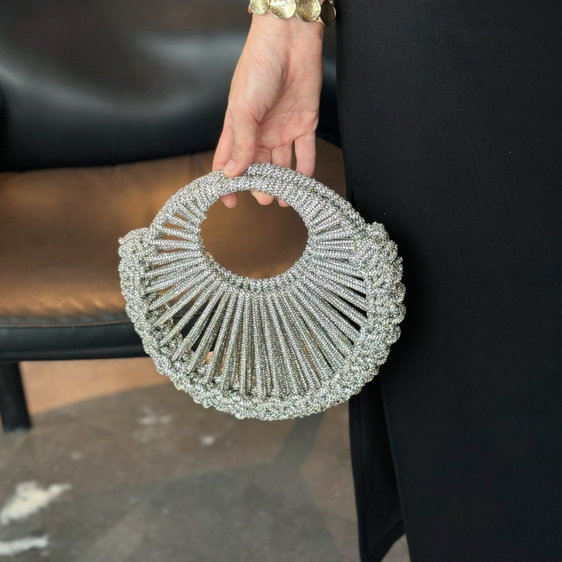 กระเป๋าคลัทช์งานเลี้ยงกลางคืนผ - Women Bags 2026 Trends บทวิจารณ์และราคา