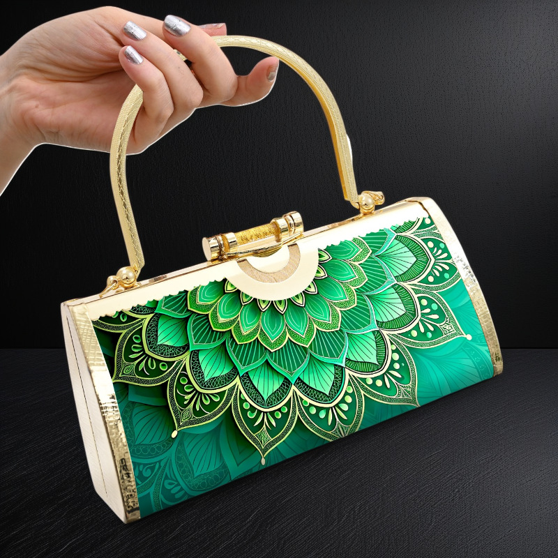 กระเป๋าถือทรงกี่เพ้าประดับเพชร - Women Bags Golden บทวิจารณ์และราคา