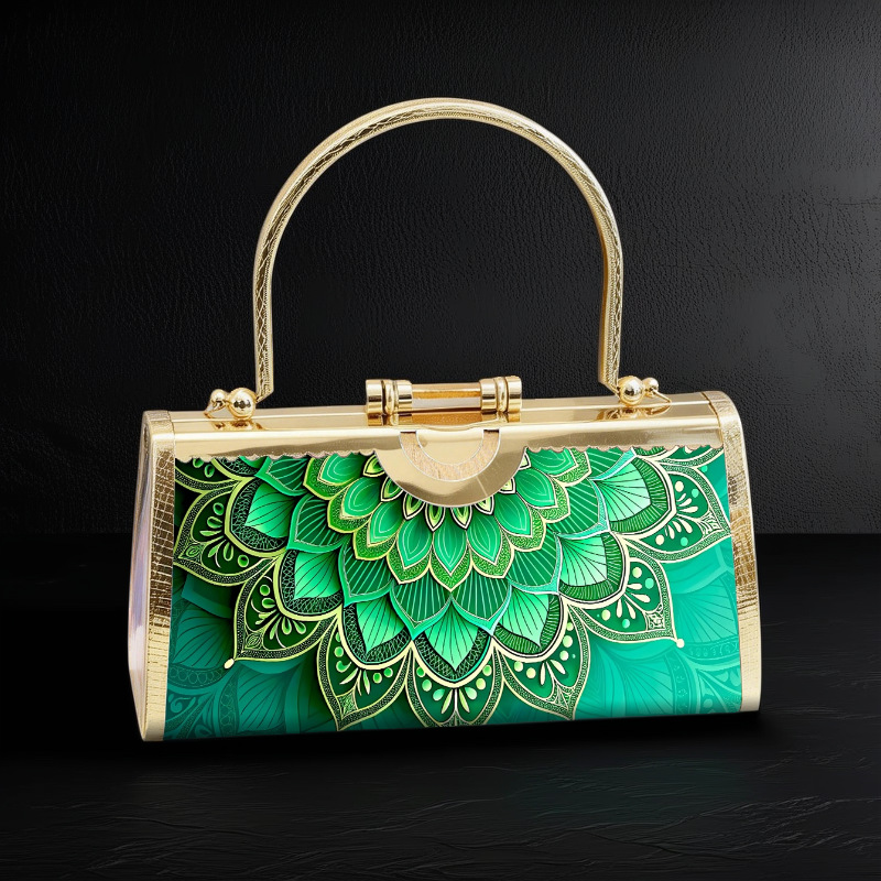 กระเป๋าถือทรงกี่เพ้าประดับเพชร - Women Bags Golden บทวิจารณ์และราคา