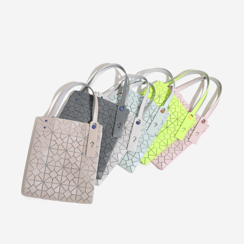 กระเป๋าโท้ททรงเรขาคณิตแฟชั่น 2 - Women Bags 2026 Trends บทวิจารณ์และราคา