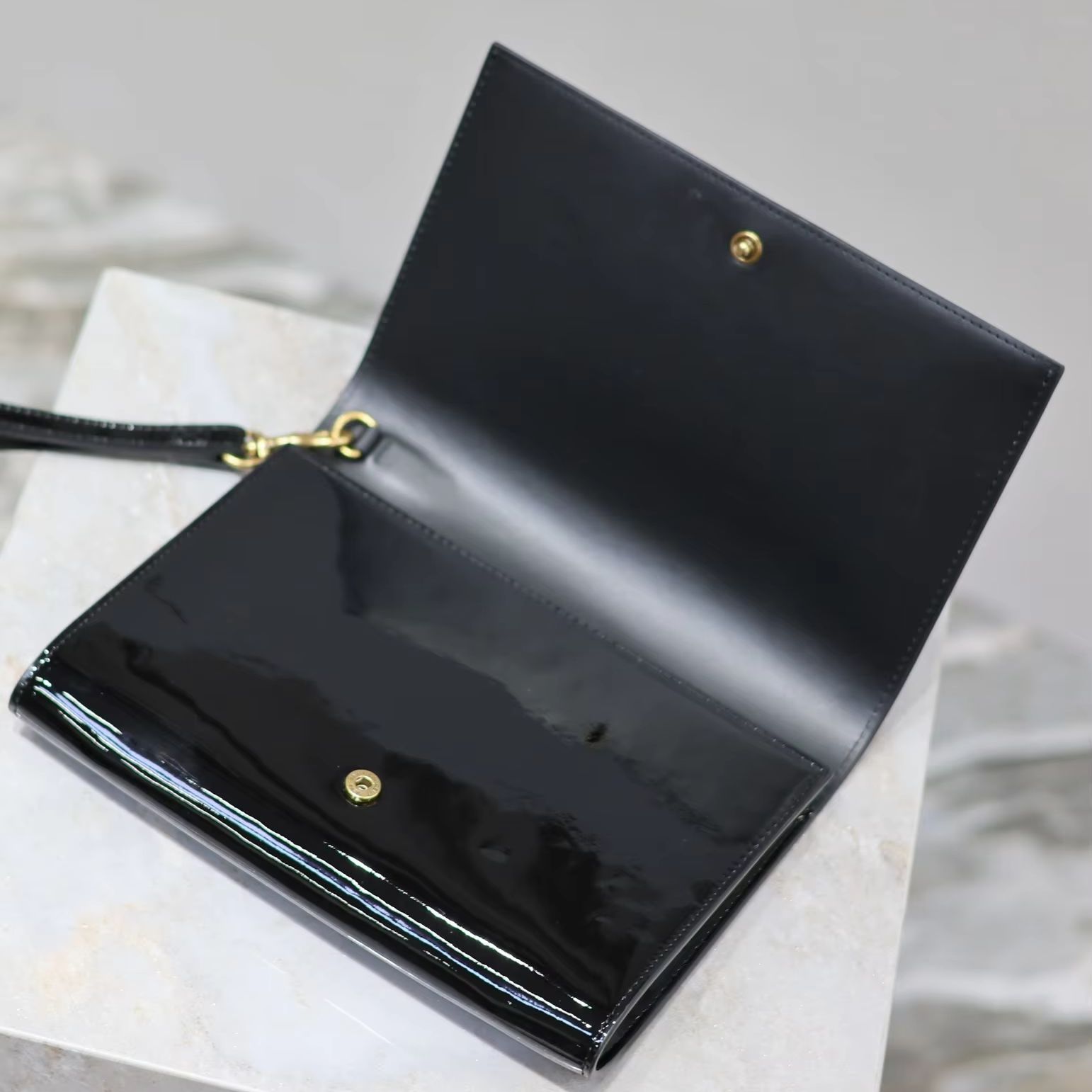 กระเป๋าสำหรับผู้หญิง ดีไซเนอร์ - Women Bags Premium Brands บทวิจารณ์และราคา