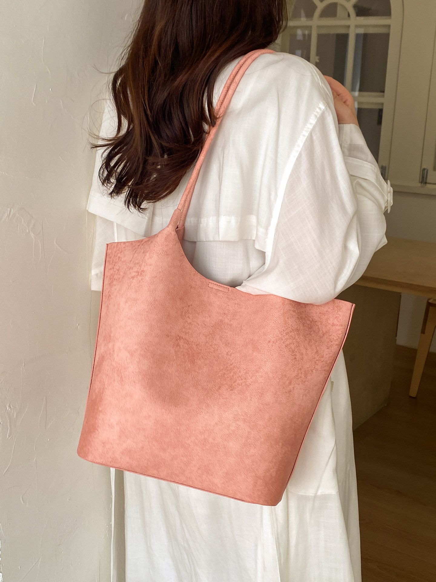 กระเป๋าถือสะพายไหล่ข้างเดียวสำ - Women Bags 2026 Trends บทวิจารณ์และราคา