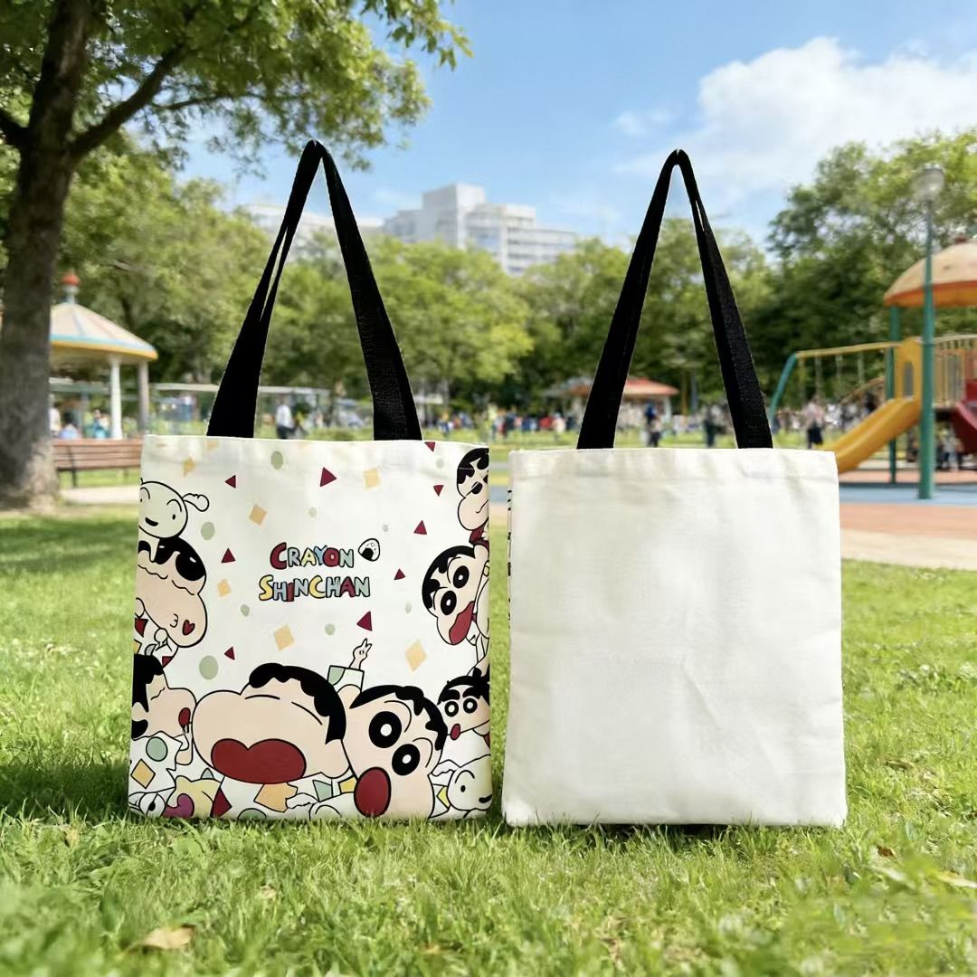 กระเป๋าผ้าแคนวาสลายชินจัง ปี 2 - Women Bags 2026 Trends บทวิจารณ์และราคา