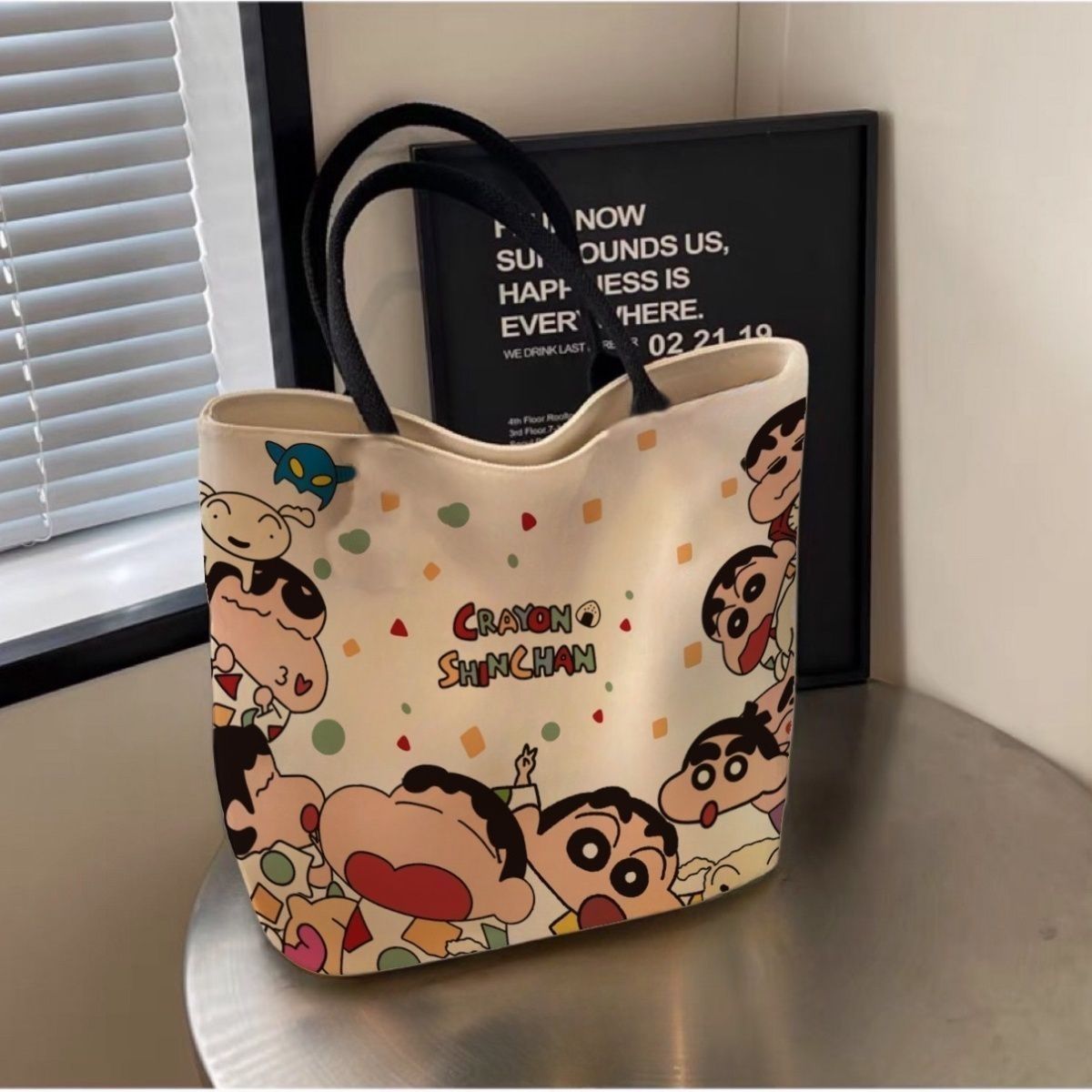 กระเป๋าผ้าแคนวาสลายชินจัง ปี 2 - Women Bags 2026 Trends บทวิจารณ์และราคา