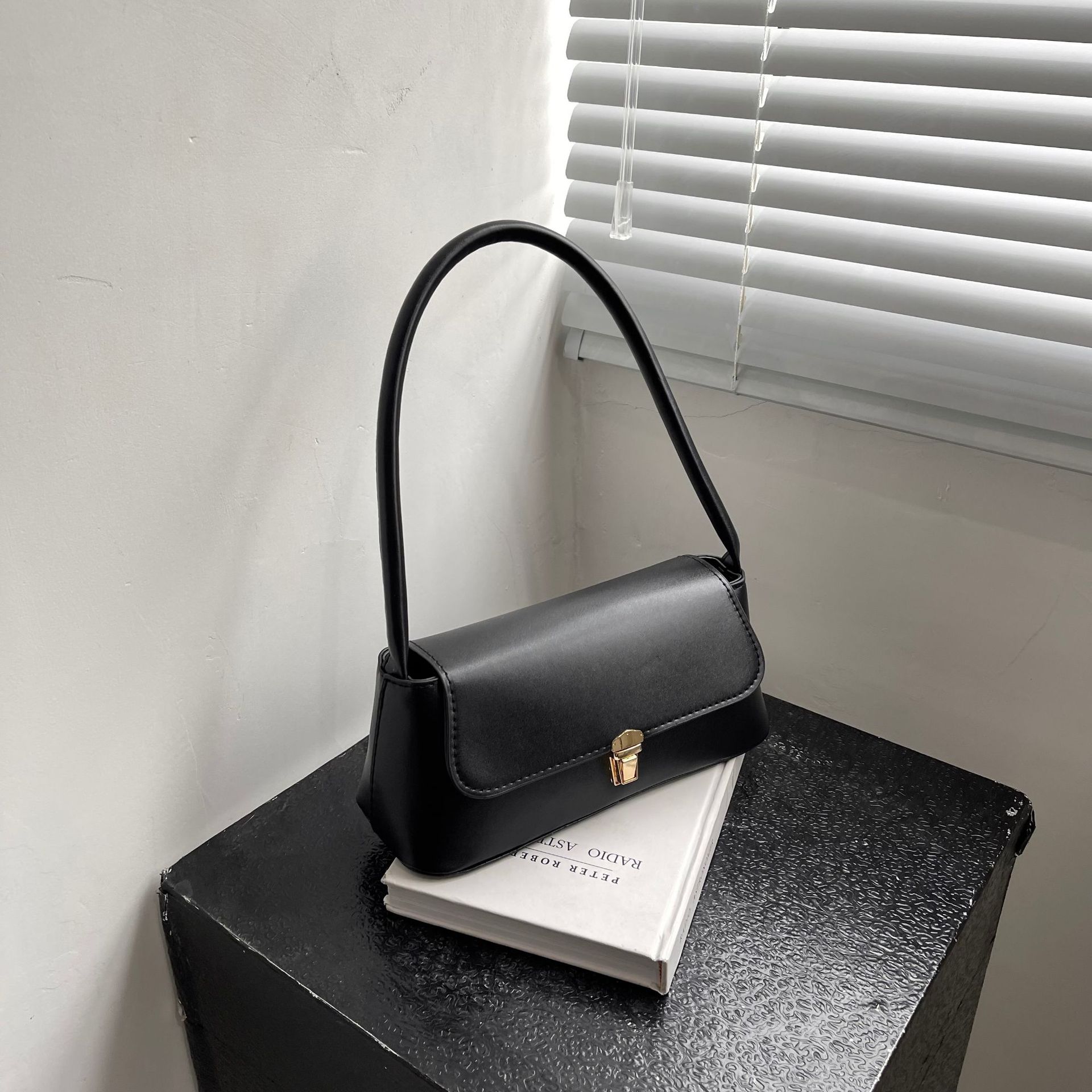 กระเป๋าสะพายสตรีกระเป๋าถือ Ret - Women Bags For Airport บทวิจารณ์และราคา